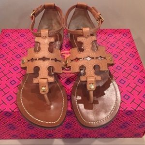 New in box Tory Burch phoebe brown sandals size 7